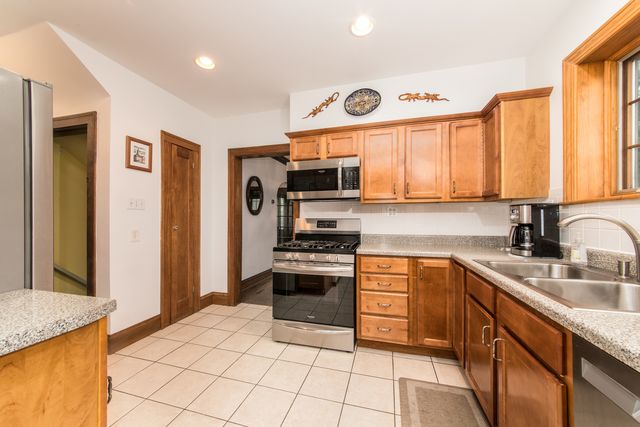 221 East Avenue, Park Ridge, IL 60068