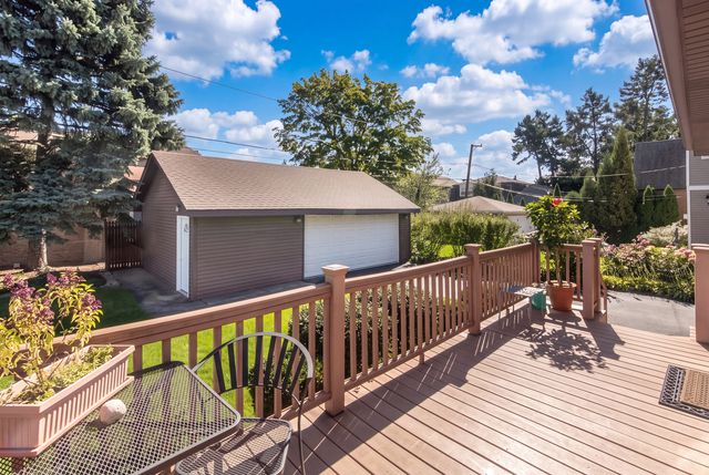 221 East Avenue, Park Ridge, IL 60068