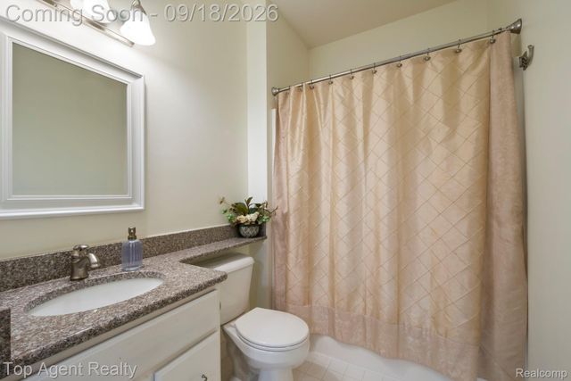 292 Beverly Avenue, Auburn Hills, MI 48326