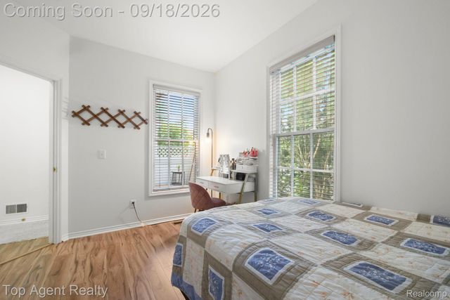 292 Beverly Avenue, Auburn Hills, MI 48326
