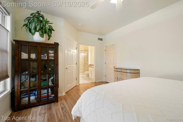 292 Beverly Avenue, Auburn Hills, MI 48326