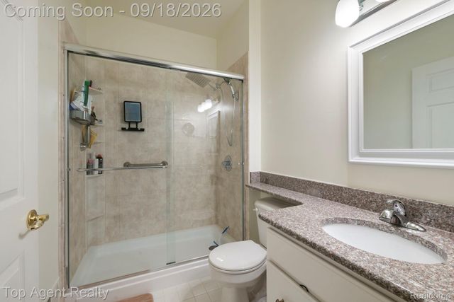 292 Beverly Avenue, Auburn Hills, MI 48326