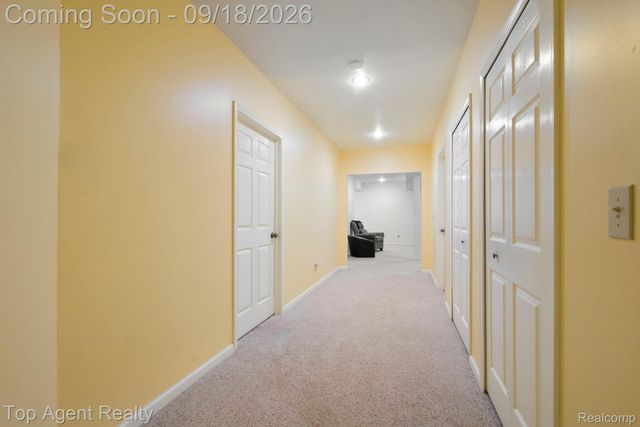 292 Beverly Avenue, Auburn Hills, MI 48326