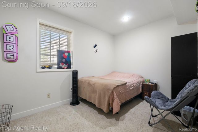 292 Beverly Avenue, Auburn Hills, MI 48326