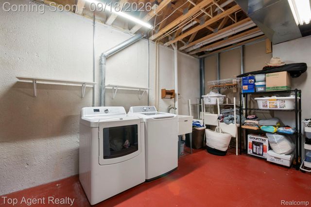 292 Beverly Avenue, Auburn Hills, MI 48326