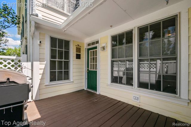 292 Beverly Avenue, Auburn Hills, MI 48326