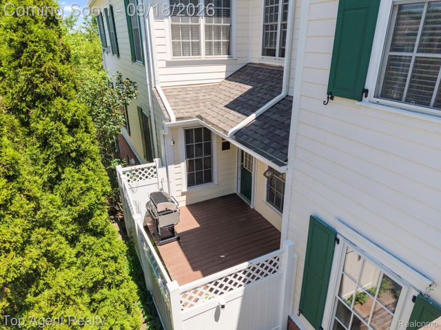 292 Beverly Avenue, Auburn Hills, MI 48326