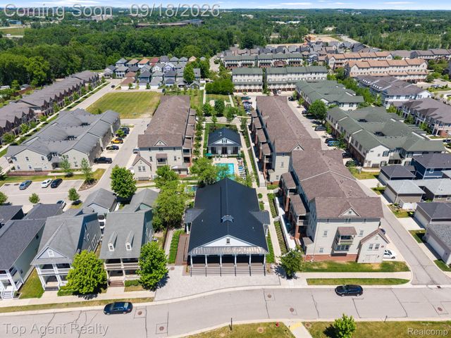 292 Beverly Avenue, Auburn Hills, MI 48326