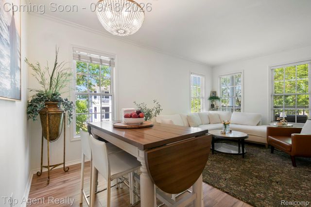 292 Beverly Avenue, Auburn Hills, MI 48326