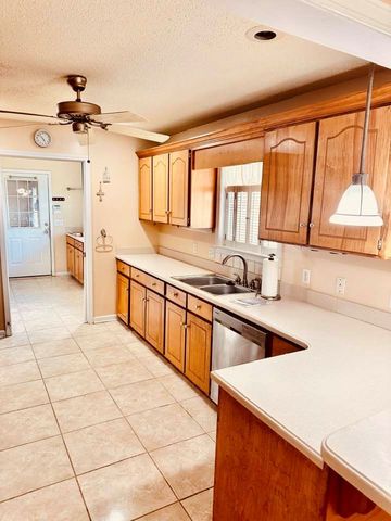 300 Birchwood, Dothan, AL 36301