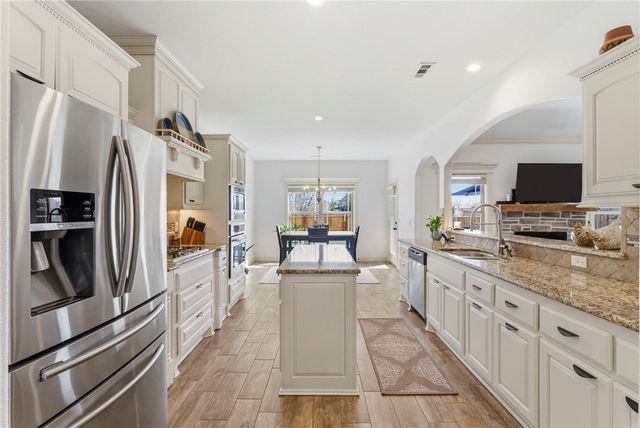 3819 N 3rd Street, Rogers, AR 72756