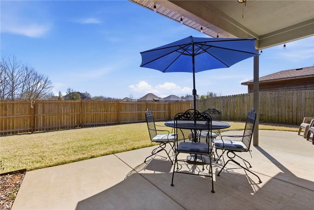 3819 N 3rd Street, Rogers, AR 72756