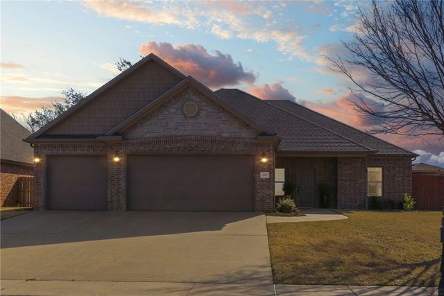 3819 N 3rd Street, Rogers, AR 72756