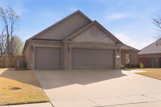3819 N 3rd Street, Rogers, AR 72756