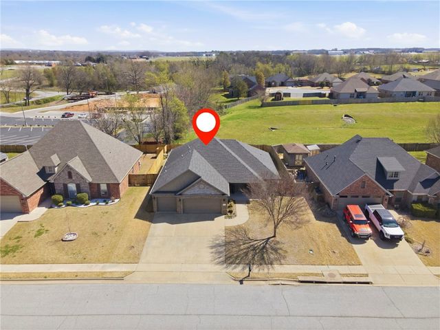 3819 N 3rd Street, Rogers, AR 72756