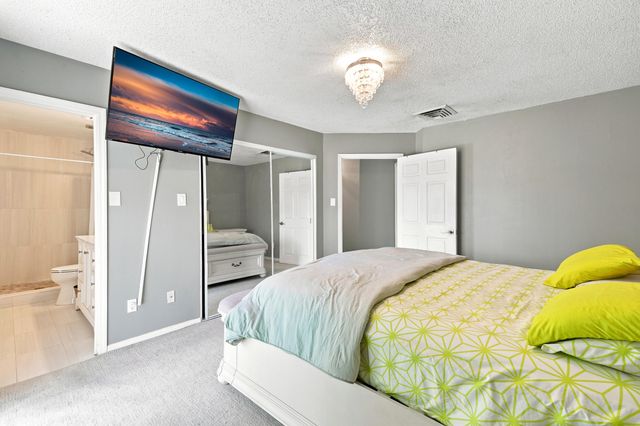 450 SE Thornhill Drive, Port St. Lucie, Port St Lucie, FL 34983