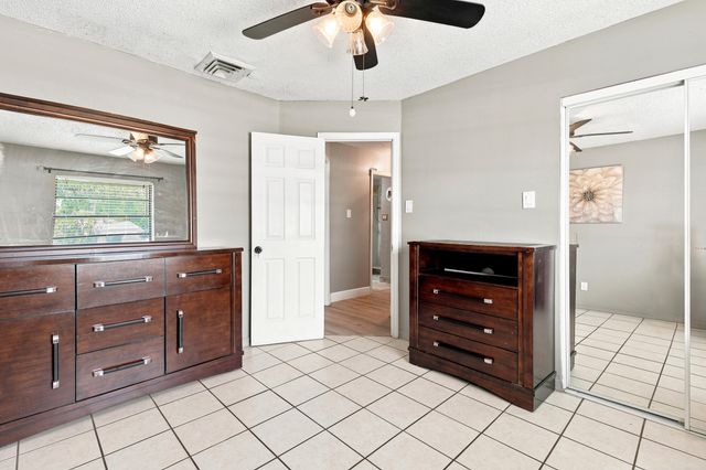 450 SE Thornhill Drive, Port St. Lucie, Port St Lucie, FL 34983