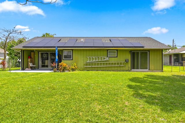 450 SE Thornhill Drive, Port St. Lucie, Port St Lucie, FL 34983