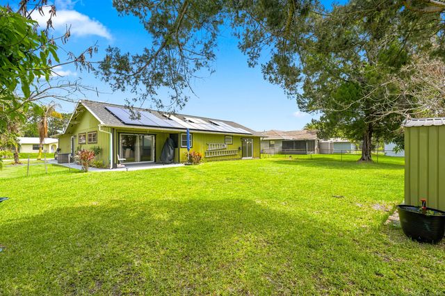 450 SE Thornhill Drive, Port St. Lucie, Port St Lucie, FL 34983