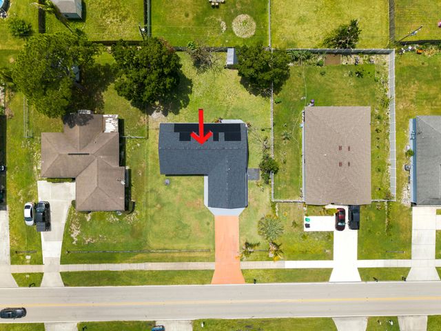 450 SE Thornhill Drive, Port St. Lucie, Port St Lucie, FL 34983