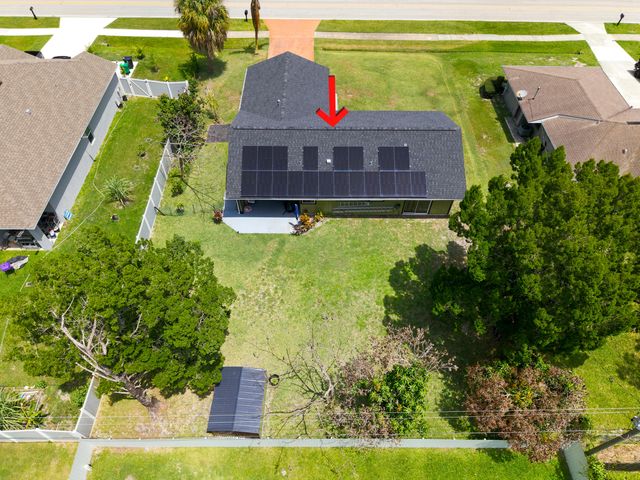 450 SE Thornhill Drive, Port St. Lucie, Port St Lucie, FL 34983