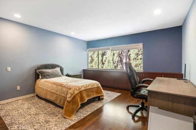 10408 Summer Holly, Los Angeles, CA 90077