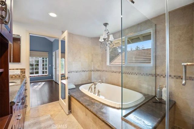 10408 Summer Holly, Los Angeles, CA 90077