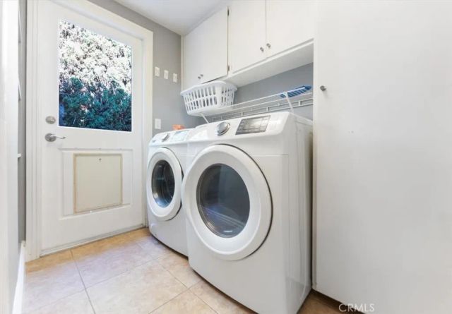 10408 Summer Holly, Los Angeles, CA 90077