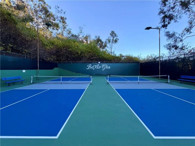 10408 Summer Holly, Los Angeles, CA 90077