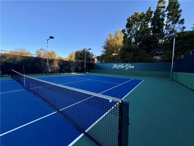 10408 Summer Holly, Los Angeles, CA 90077