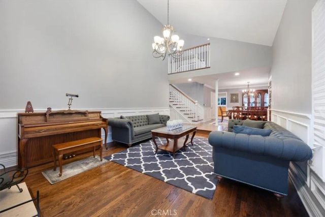 10408 Summer Holly, Los Angeles, CA 90077