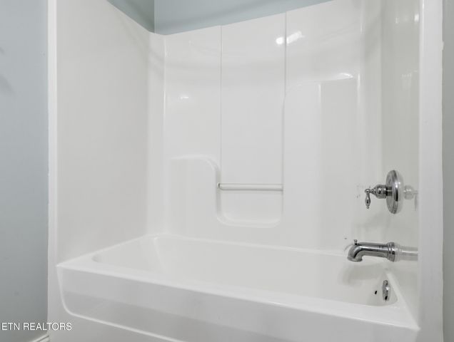 5260 Fountain Head Lane, Knoxville, TN 37918