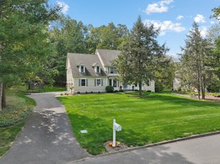 5 Anja Drive 5, Simsbury, CT 06070