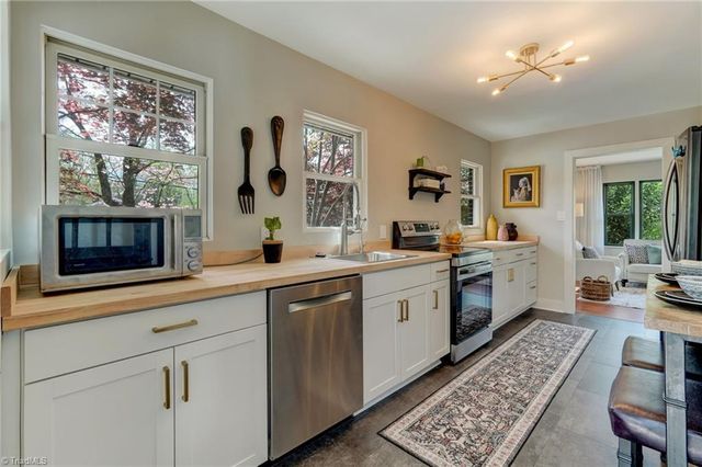 107 S Lindell Road, Greensboro, NC 27403