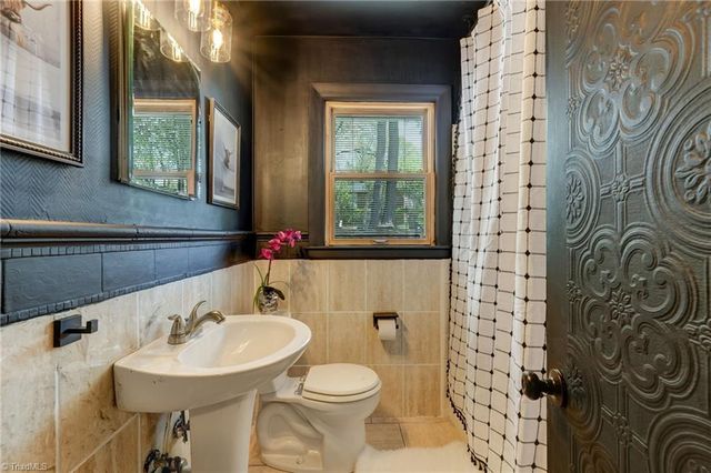 107 S Lindell Road, Greensboro, NC 27403