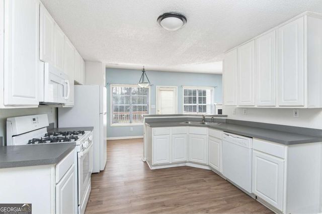 6635 Wellesley Drive, Riverdale, GA 30296