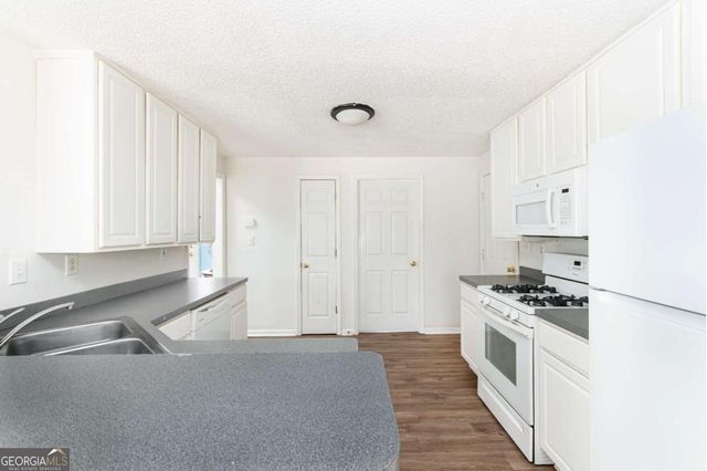 6635 Wellesley Drive, Riverdale, GA 30296