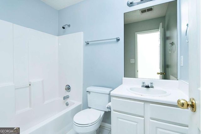 6635 Wellesley Drive, Riverdale, GA 30296