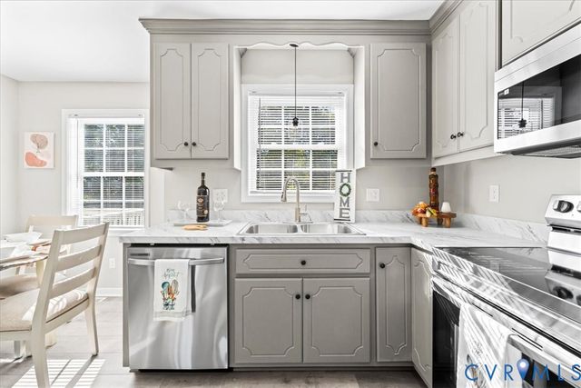 1902 Dellrose Dr, Hopewell, VA 23860