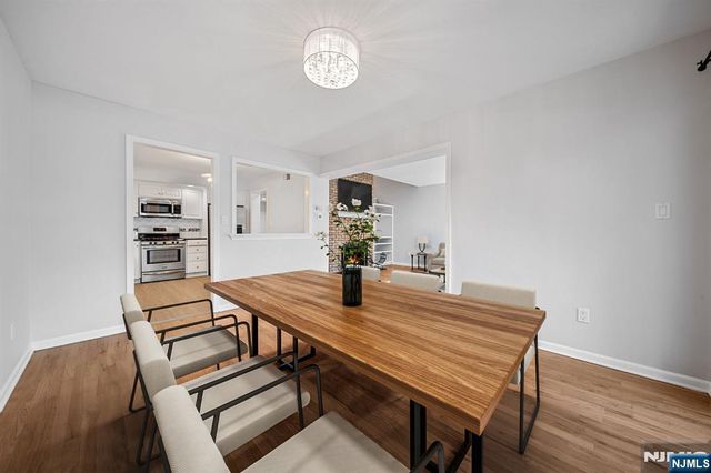 12 Sandburg Court, Mahwah, NJ 07430