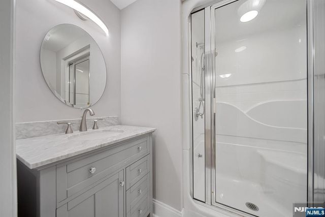 12 Sandburg Court, Mahwah, NJ 07430