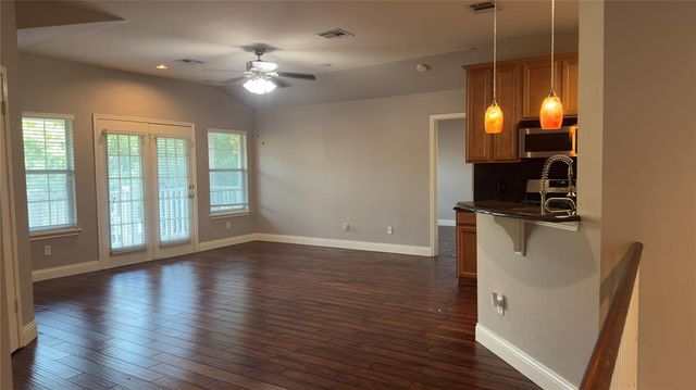 1900 Scofield Ridge PKWY 5501, Austin, TX 78727