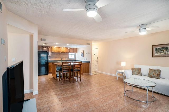 4607 W NORTH B STREET 105, Tampa, FL 33609