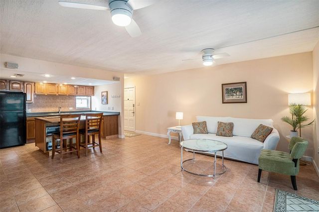 4607 W NORTH B STREET 105, Tampa, FL 33609