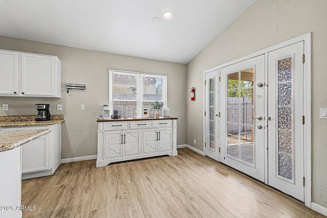 1352 S PORTLAND Avenue, Gilbert, AZ 85296