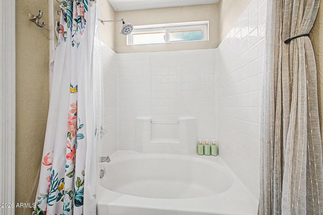 1352 S PORTLAND Avenue, Gilbert, AZ 85296