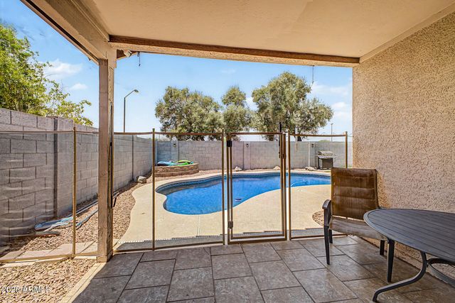 1352 S PORTLAND Avenue, Gilbert, AZ 85296