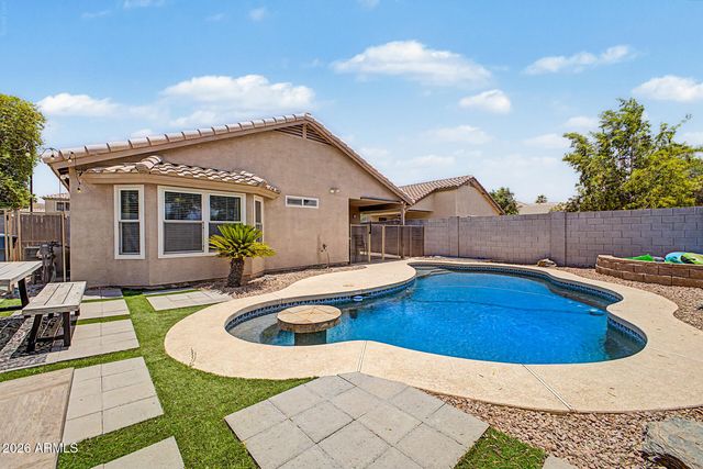 1352 S PORTLAND Avenue, Gilbert, AZ 85296