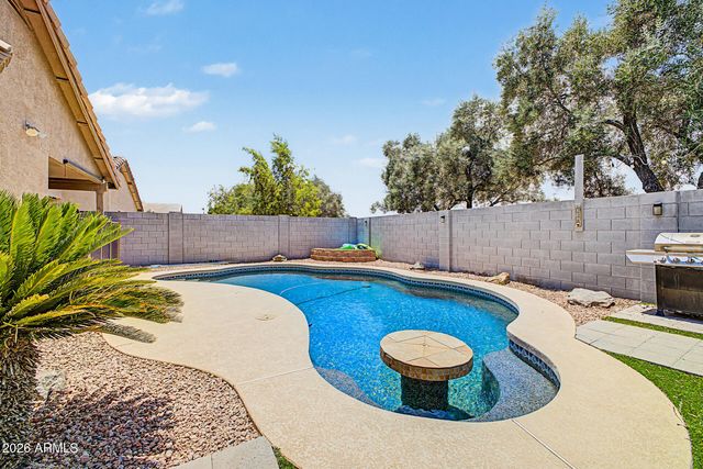 1352 S PORTLAND Avenue, Gilbert, AZ 85296
