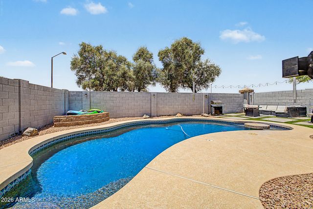 1352 S PORTLAND Avenue, Gilbert, AZ 85296